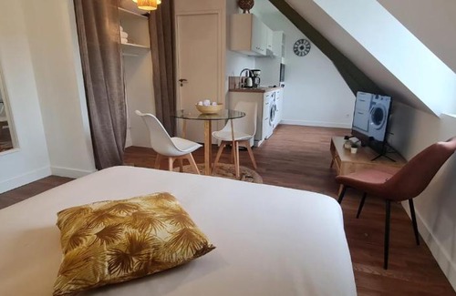 Pontivy Apartment | L'Imperial 9 Studio confort - dernier étage - centre ville