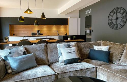 Ville Haute Apartment | "L'imprévue", standing et jardin au pied de Notre-Dame