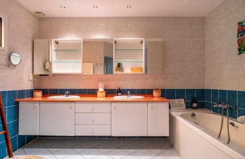 La Trinite-sur-Mer House | L'Oasis Bretonne - Charmante maison avec piscine