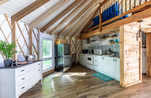 Notre-Dame-du-Laus Ski Chalet | L'Orignal Luxury Yurt