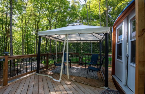 Notre-Dame-du-Laus Ski Chalet | L'Orignal Luxury Yurt