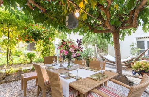 Olonzac Villa | L'Oustal Des Fleurs - Four Bedroom Villa, Sleeps 8