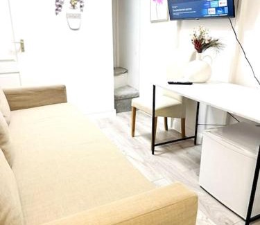 Belso-Ferencvaros Apartment | L2 City Centre Loft with AC