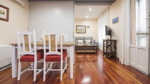 Toledo City Center Apartment | La Balconada de la Plata by Toledo AP
