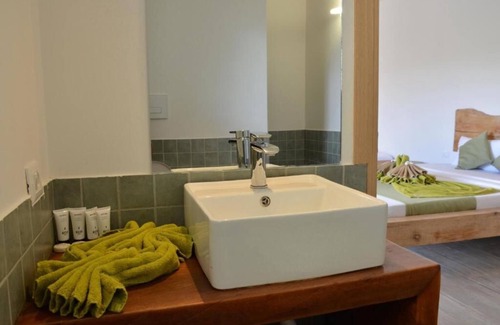 Kiwengwa House | La Base B&B