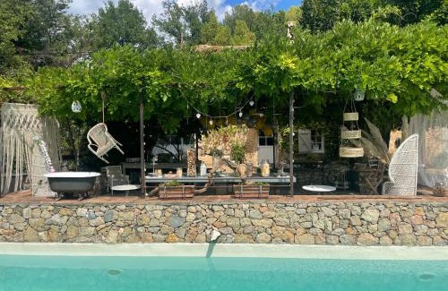 Villecroze Bed & Breakfast | La Bergerie Barbebelle - Piscine - Proche Tourtour - Gorges du Verdon - Lac de Sainte Croix