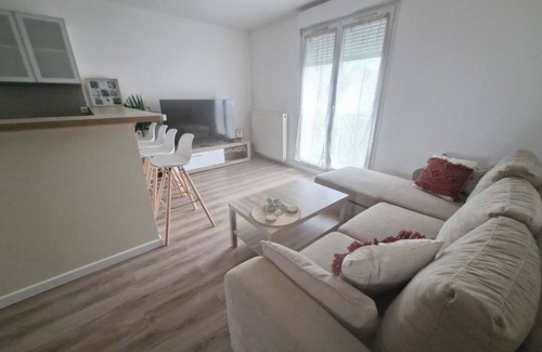 Marly-la-Ville Apartment | La Bohème - Luminous'House CDG*Paris*Asterix