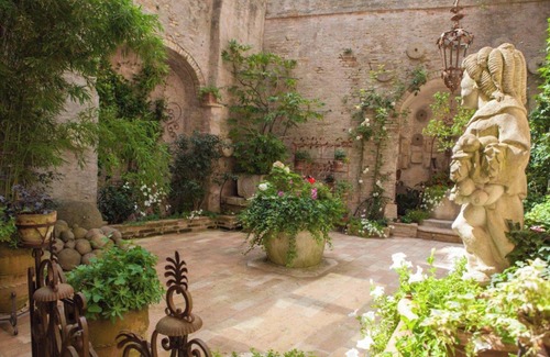 Fermo House | La Bottega di Giacomino, 2 bedrooms, central apartment for art lovers with airco