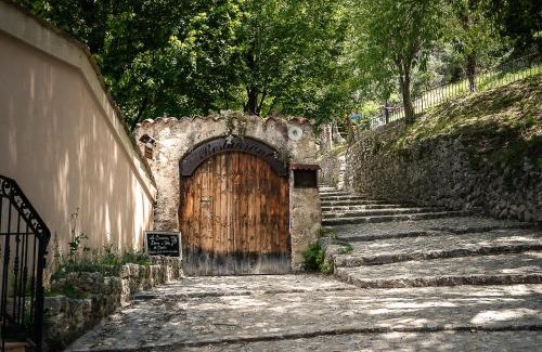 Moustiers-Sainte-Marie House | La Bouscatière