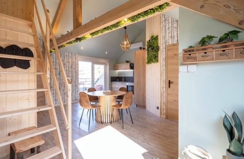 Plantieres Queuleu Apartment | La Cabane - deux chambres et grande terrasse ⭐️⭐️⭐️