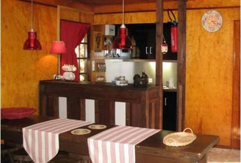 Saint-Laurent-sur-Sevre House | La Cabane du Commandeur