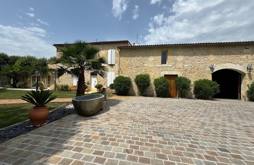 Camblanes-et-Meynac Villa | La camblanaise, a unique escape on the banks of the Garonne