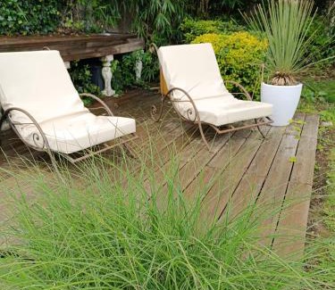 Deaux Bed & Breakfast | La Capitelle , Chambre double indépendante avec piscine