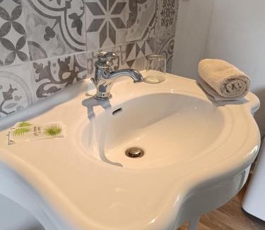 Deaux Bed & Breakfast | La Capitelle , Chambre double indépendante avec piscine