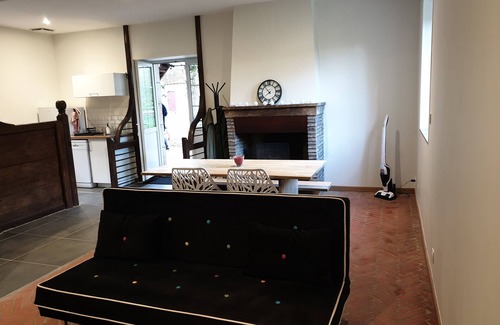 Farges-en-Septaine House | La Casa D'augy à Farges en Septaine Logement rez de Jardins