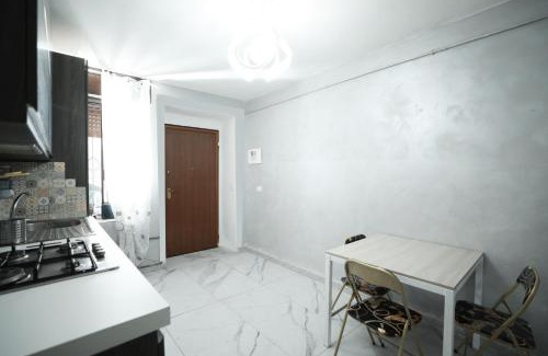 Vernate Apartment | La Casa di Chiara