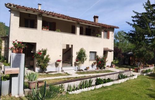 Camerino House | La Casa di Elena