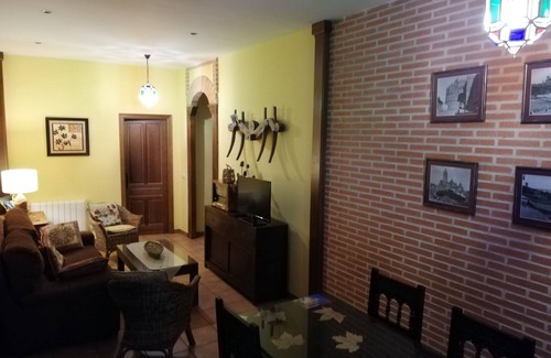 Villacastin Cottage | La Casa Madrona for 4 people