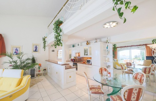 Saint Antoine Villa | LA CASETTA DEI FIORI VI3078 by RIVIERA HOLIDAY HOM