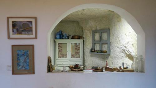 Troo Bed & Breakfast | La cave de l'éperon