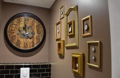 Verdun Apartment | La Cave Secrète