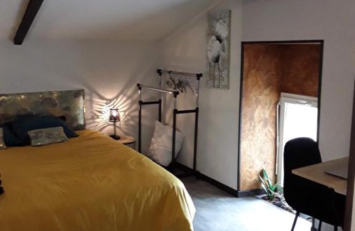 Doulezon House | La chambre d'à côté