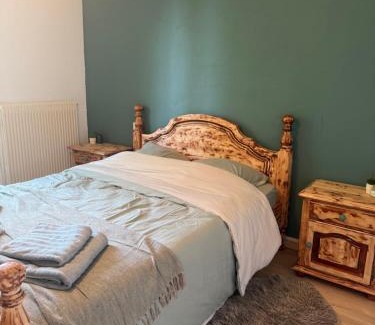 Metairies-Saint-Quirin Bed & Breakfast | La chambre clé de la forêt