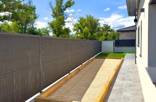 Charmes-sur-Rhone Villa | La Charmésienne - Modern villa with pool