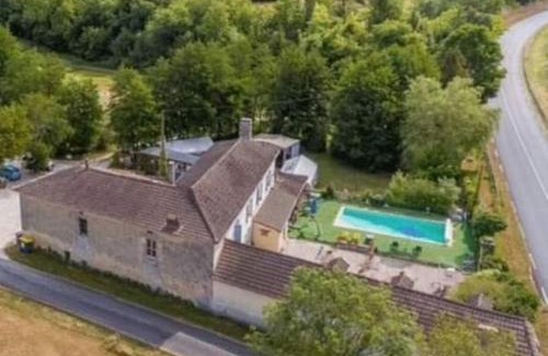 Vieux-Mareuil House | La Charrue gite complex