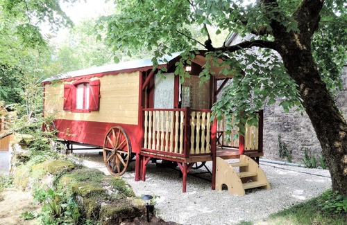 Cuzance House | La Chaumière et sa Roulotte