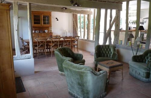 Saint-Leger-de-Rotes House | LA CHAUMIERE