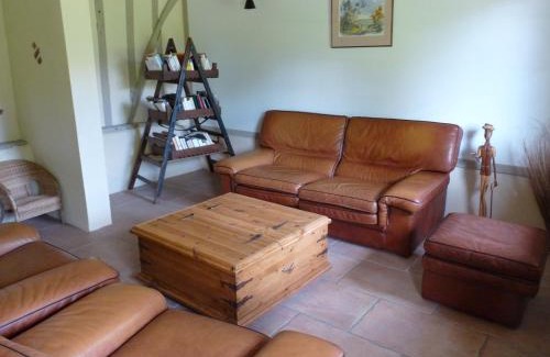 Saint-Leger-de-Rotes House | LA CHAUMIERE