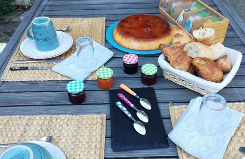 Claret Bed & Breakfast | La Chrysalide