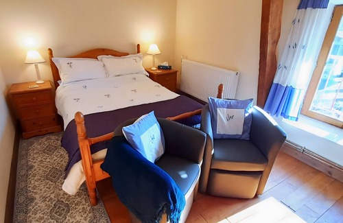 Lassay-les-Chateaux Bed & Breakfast | La Cloue B&B