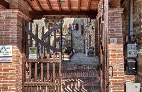 Ponte Buriano Apartment | La Corte di Muciafora