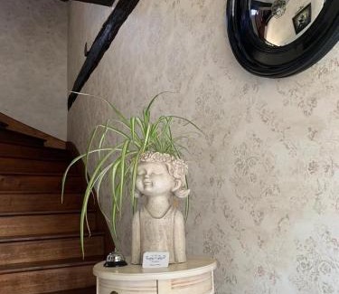 Josselin House | La cour des Ursulines