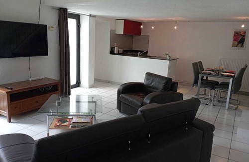Cadereau Apartment | La Cour, very quiet 2 floors appartment