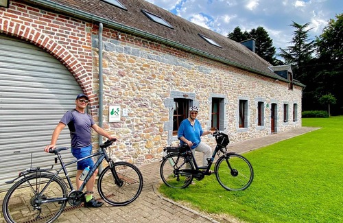 Momignies Apartment | La Demoiselle Ô Bois - Gîte 9 pers. Take a break!