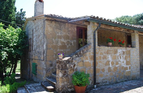 Acquapendente House | La Falconiera, old farm, 6 to 12 p