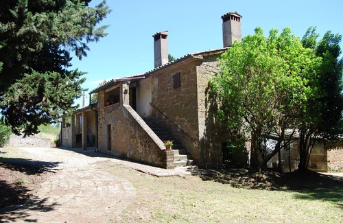 Acquapendente House | La Falconiera, old farm, 6 to 12 p