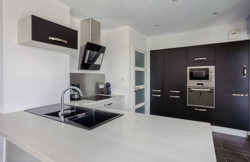 Bambecque House | La Fauconnière - Three Bedroom House, Sleeps 6