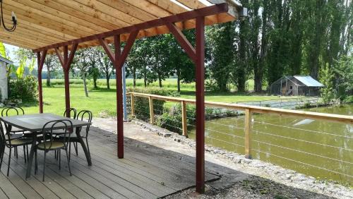 Avaray Bed & Breakfast | La Ferme de l'isle et sa Roulotte