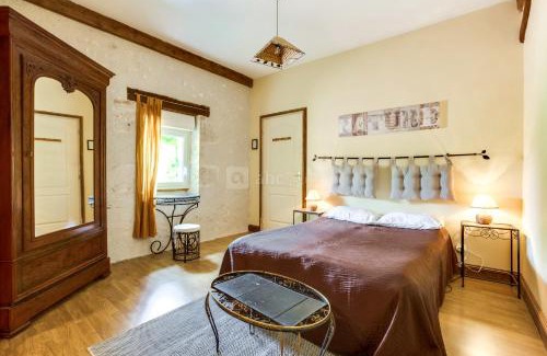 Avaray Bed & Breakfast | La Ferme de l'isle et sa Roulotte