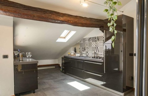 Intra Apartment | La Finestra sul lago luxurious apartment furnished