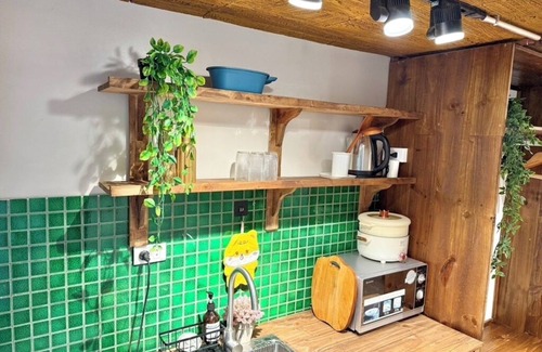 Hang Trong Apartment | La Gallia - Super Location-Strong Wifi-Netflix-Hot Tub-Free Laundry