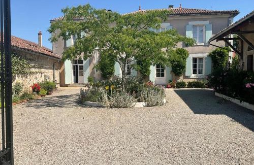 Confolens House | La Grange Terrou