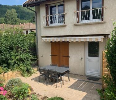 Vaulnaveys-le-Haut Apartment | La grange de mémé Yvette