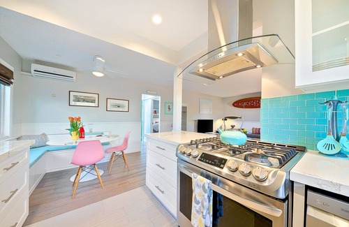 Beach Barber Tract Cottage | La Jolla Cottage, cutest cottage at Windansea Beach!