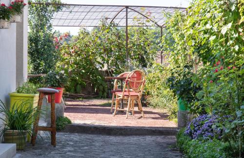 Loches Bed & Breakfast | La Little Maison