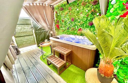 Pont-sur-Yonne Apartment | La lover’s jungle